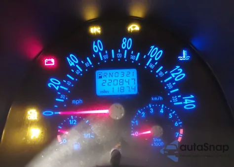 2002 Volkswagen New Beetle Gls z USA, uszkodzony, nr VIN 3VWCK21C82M455011